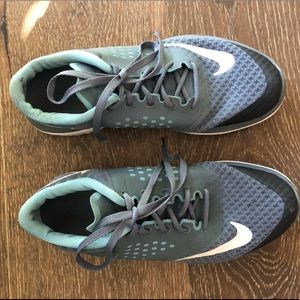 NIKE FITSOLE RUNNING SHOES